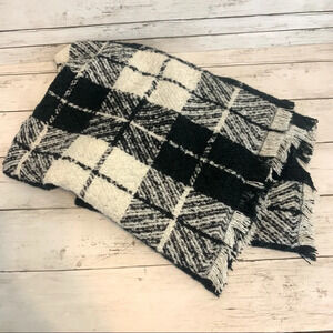 American Eagle New Plaid Check Gingham Oversized Scarf Wrap Shawl Blanket Fringe